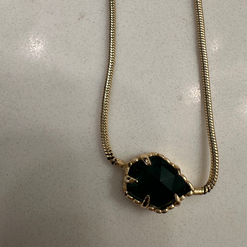Kendra Scott emerald stone necklace 14”